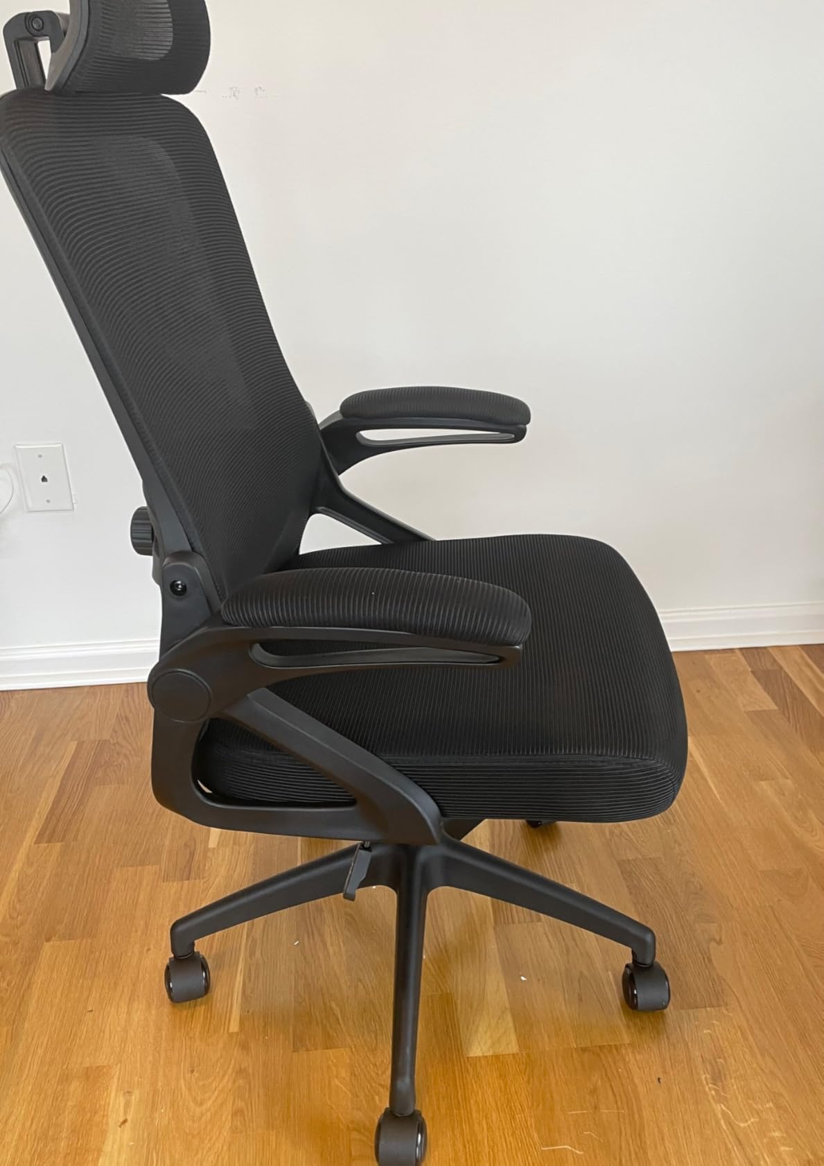 Fizzin Ergonomic Office Chair, 400 LBS Computer Chairs with Adjustable Lumbar Support, Breathable Mesh Desk Chair Ergonomic with Thickened Cushion, Comfy Home Office Desk Chair (Black) customer photo 1