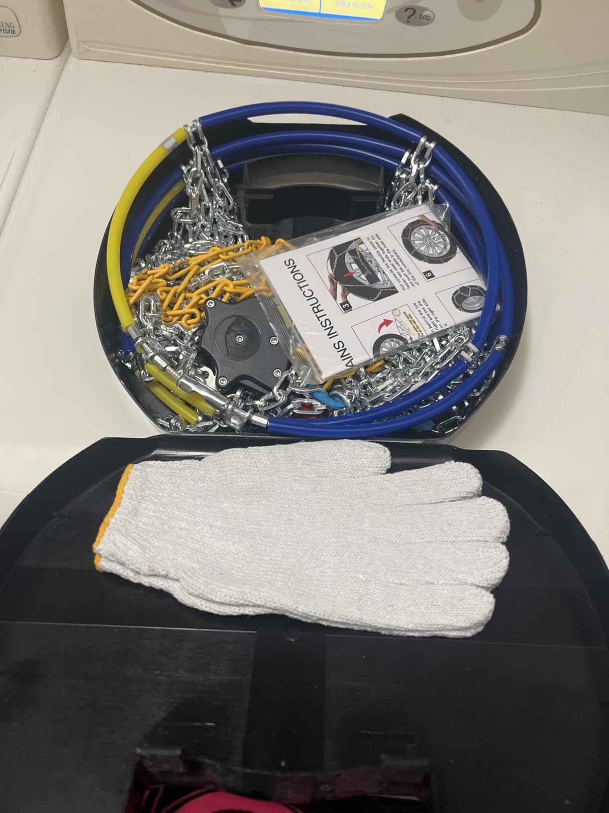 Auto Tightening Snow Chains for Car, SUV & Pickup Trucks - 1-Min Quick Install, Reusable Emergency Tire Chains for Snow & Ice Traction - Set of 2 (HKN130) customer photo 1
