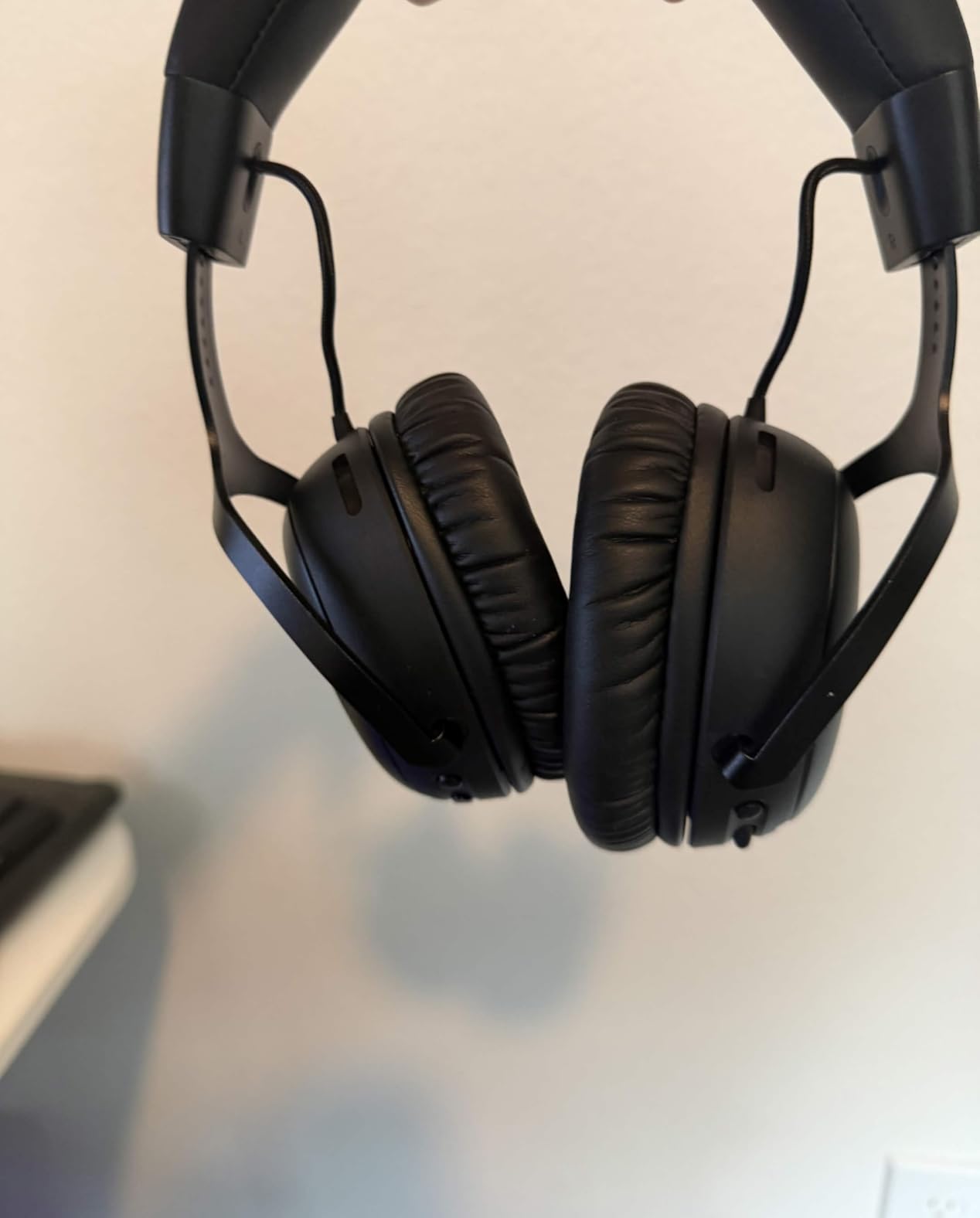 HyperX Cloud III S - Wireless Gaming Headset for Multi-Platform, 2.4GHz, Bluetooth, Battery Life up to 120 Hours 2.4GHz / 200 Hours Bluetooth, 53mm Angled Drivers, Detachable Mic customer photo 1