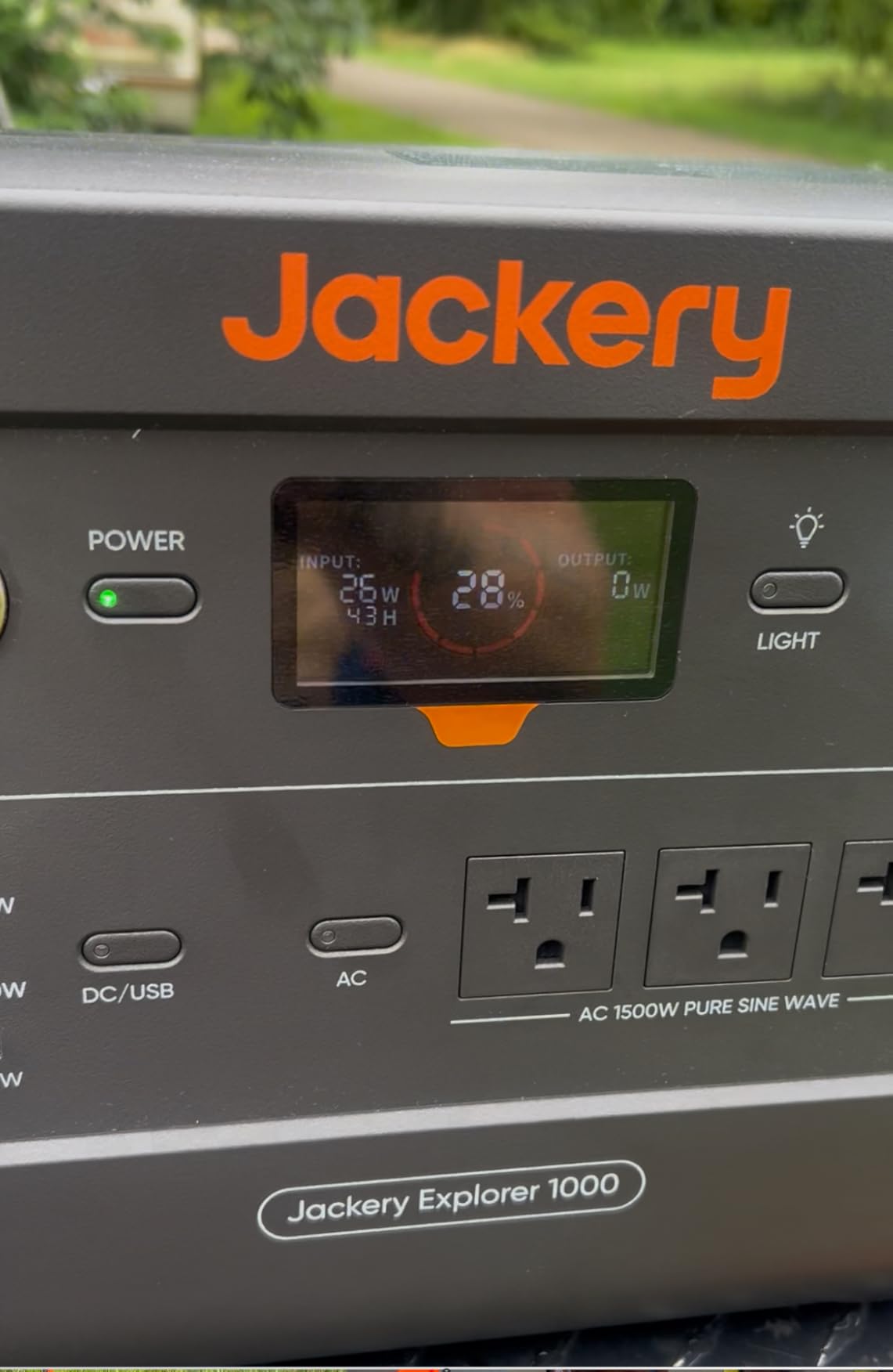 Jackery Solar Generator 1000 v2 with 100W Solar Panel, 1070Wh Portable Power Station LiFePO4 Battery, 1500W AC/100W USB-C Output, 1Hr Fast Charge for Outdoor, Off-Grid Living, RV, Emergency customer photo 2