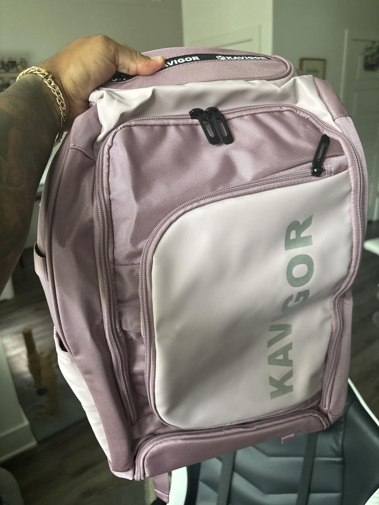 KAVIGOR Pickleball Bag, Large Pickleball Backpack Holds 4 to 6 Paddles, Shoes Compartment & Wet/Dry Pocket (9 Pockets), Charge Port customer photo 1