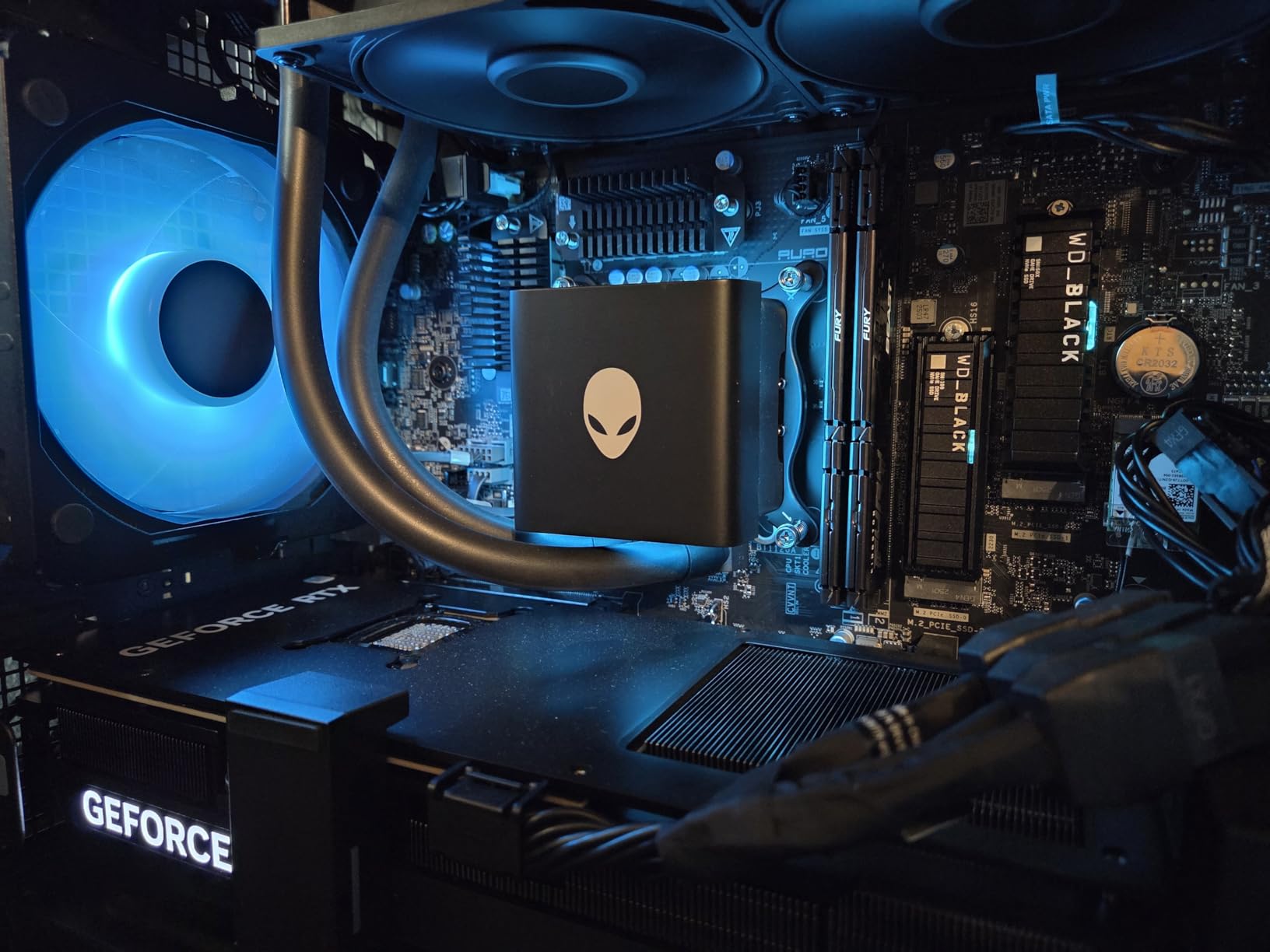 Alienware Aurora Gaming Desktop - Intel Core Ultra 9 285 Processor, Liquid Cooled, NVIDIA GeForce RTX 5080, 32GB DDR5 RAM, 1TB SSD, 1000W Platinum Rated PSU, Windows 11 Home - Clear Panel customer photo 1