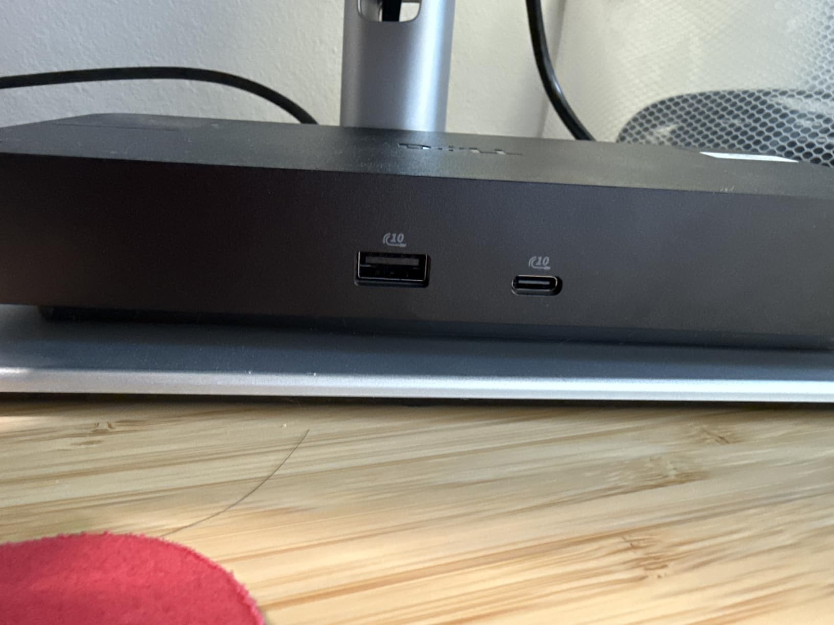 Dell SD25TB4 Pro Thunderbolt 4 Smart Dock - Supports 8k Display, 3 Years Warranty with 180W Adapter, HDMI, DisplayPort, Thunderbolt Cable, Cloth - USB C Docking Station Hub with Accessories customer photo 1