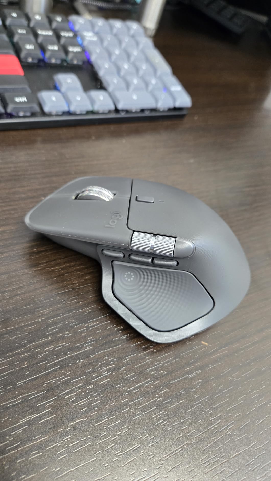 MX Master 4, Ergonomic Wireless Mouse with Advanced Performance Haptic Feedback, Ultra-Fast Scrolling, USB-C Charging, Bluetooth, Windows, MacOS - Graphite customer photo 2