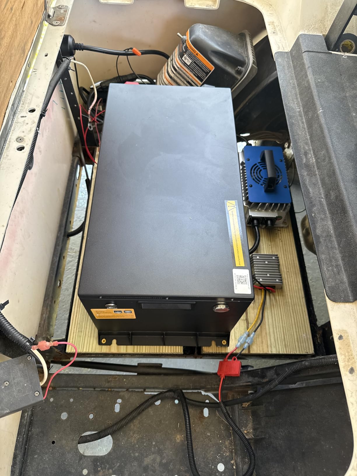 DC HOUSE Metal Case 36V 100Ah Pro Lithium Golf Cart Battery, LiFePO4 Battery with 36V 25A Charger, Bluetooth Mobile APP& LCD Monitor, 200A BMS, Peak Current 670A, Perfect for Trolling Motor, Marine customer photo 1