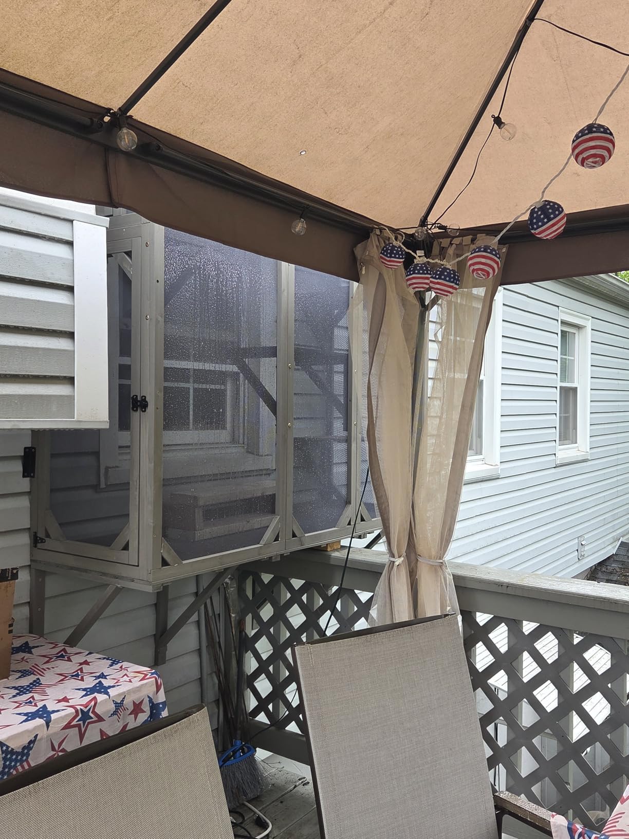 Window Catio with 4 Jump Platforms, Mosquito-Proof Cat Window Box for Sunbathing with Waterproof Roof customer photo 1