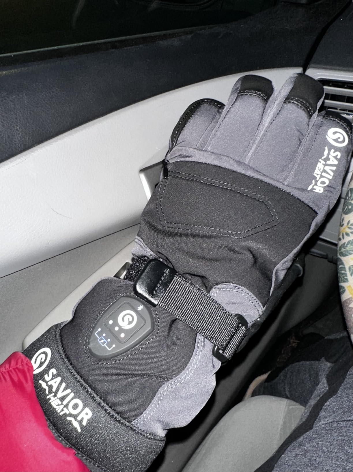 SAVIOR HEAT 3.0 Heated Ski Gloves for Men&Women, 7.4V 3000mAh Anti-Freeze Battery, PD Fast Charging & Bluetooth APP Control, Waterproof Goat Leather, 3M Thinsulate for Skiing Motorcycle customer photo 2