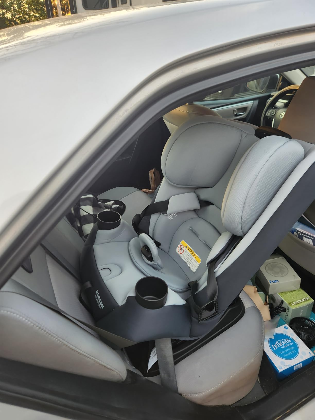 Maxi-Cosi Pria All-in-One Convertible Car Seat, Infant to Toddler, Easy-Install Harness, 5-100 lbs, SeaDrift customer photo 2