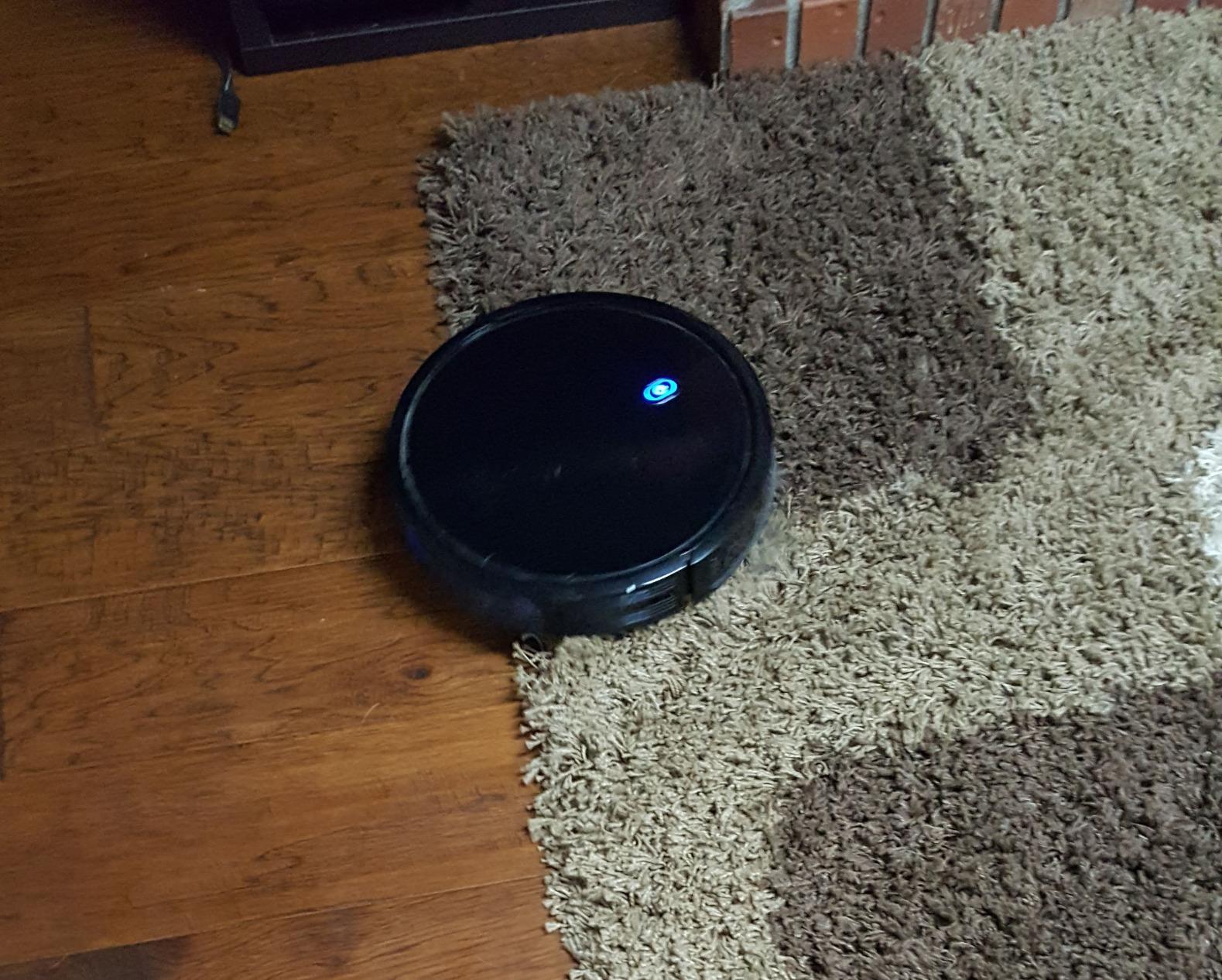 eufy Robot Vacuum E28, 20,000 Pa Suction, Roller Mop with HydroJet System, Portable Carpet for Deep Cleaning, All-in-One Robot Vacuum and Mop Combo, Zero-Tangling, Corner-to-Edge Cleaning (Upgraded) customer photo 2