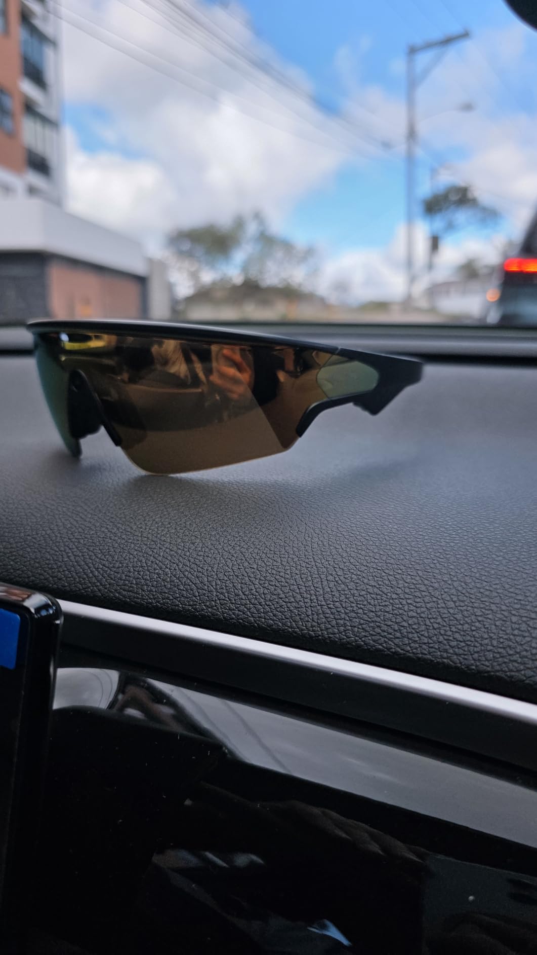 Oakley | Meta Vanguard with Meta AI, Audio, Photo, Video Compatibility - Black, Prizm 24K customer photo 2
