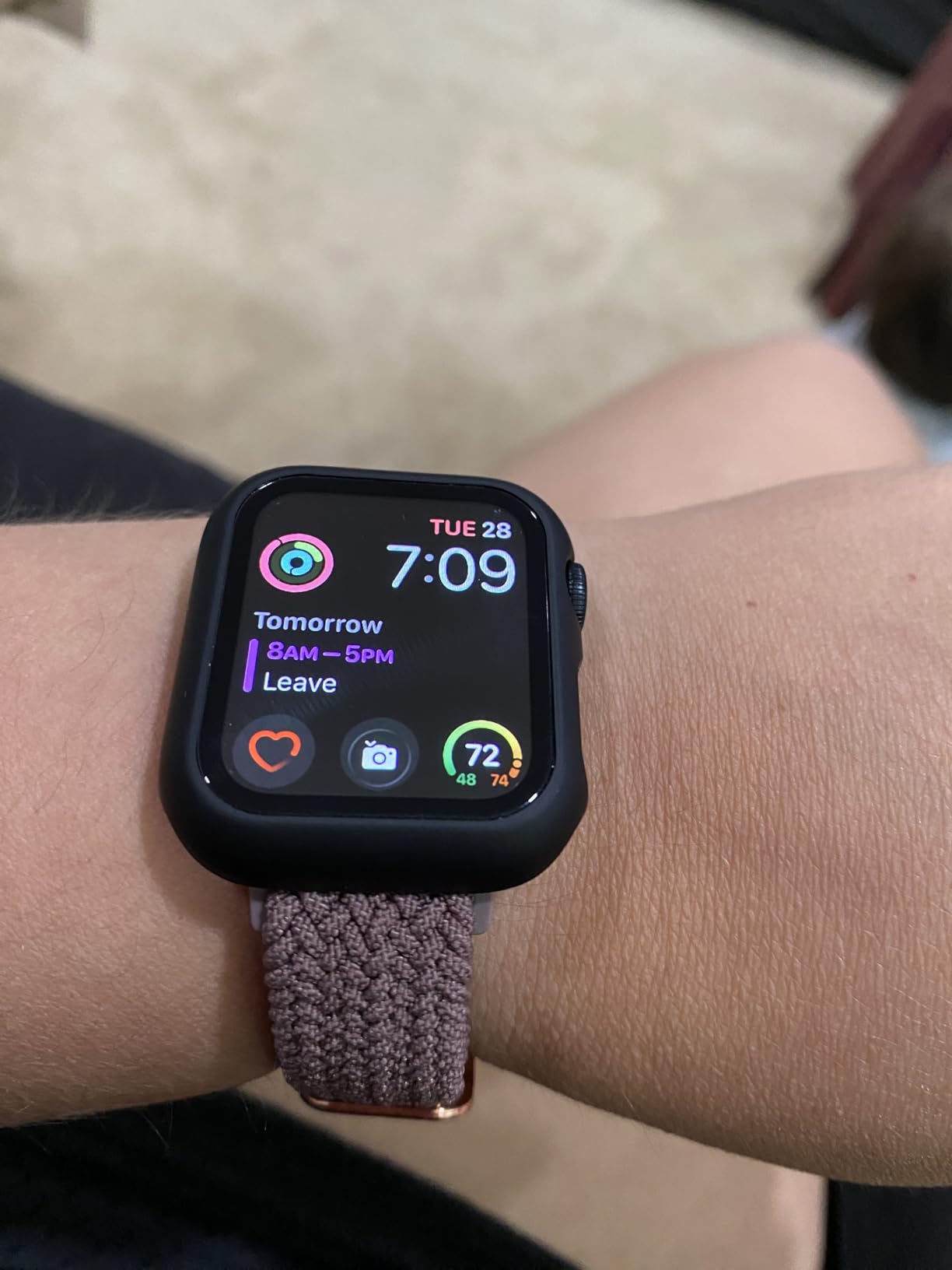 Apple Watch SE 3 [GPS 40mm] Smartwatch with Starlight Aluminum Case - Fitness and Sleep Trackers, Heart Rate Monitor, Always-On Display customer photo 1