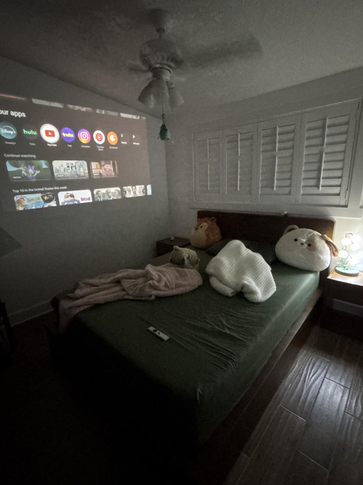 XGIMI Vibe One Battery Powered 1080P Smart Portable Projector, Google TV with Licensed Netflix, Sound by JBL, Built-in Battery, Auto Focus & Keystone, HD Projector for Bedroom, Backyard and Home (Blue) customer photo 2