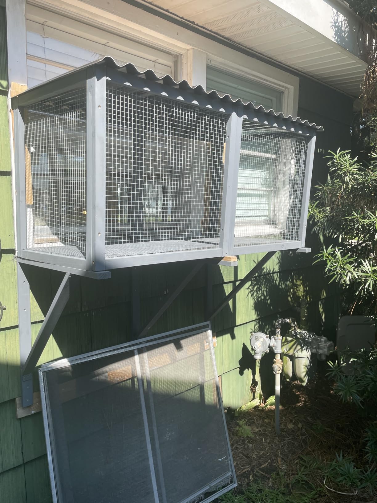 TIMHAKA Cat Catio, Expandable Window Box Enclosure for Multiple Indoor Cats, Comfortable Wooden Small Pet Perch House, All-Weather Use, for Safely Enjoying Outdoor Sights, Playing, Sunbathing, Napping customer photo 1