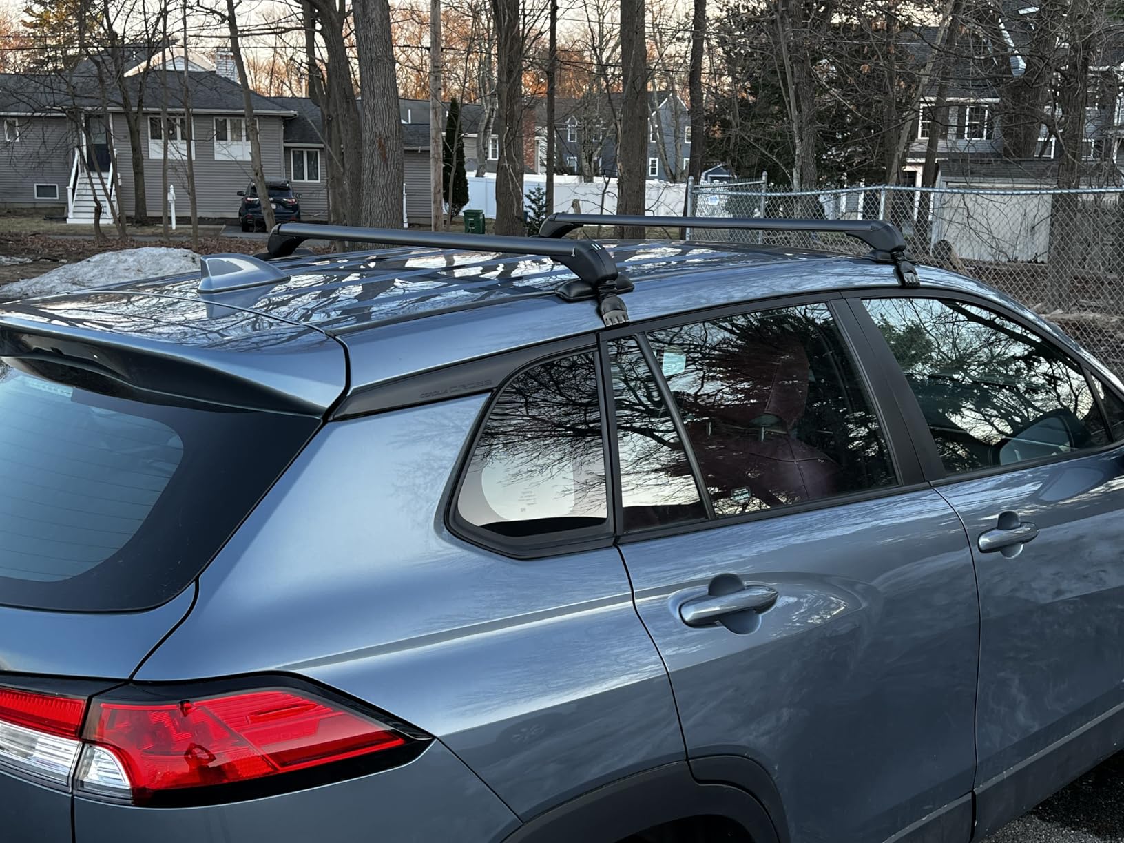 TeqHome Universal Roof Rack Cross Bars, 43-inch Aluminum Lockable Car Top Crossbars with Anti-Theft Lock, Adjustable Window Frame for Bare Roof Kayak Bike Rooftop Cargo Carrier Luggage 165 LBS Load customer photo 2