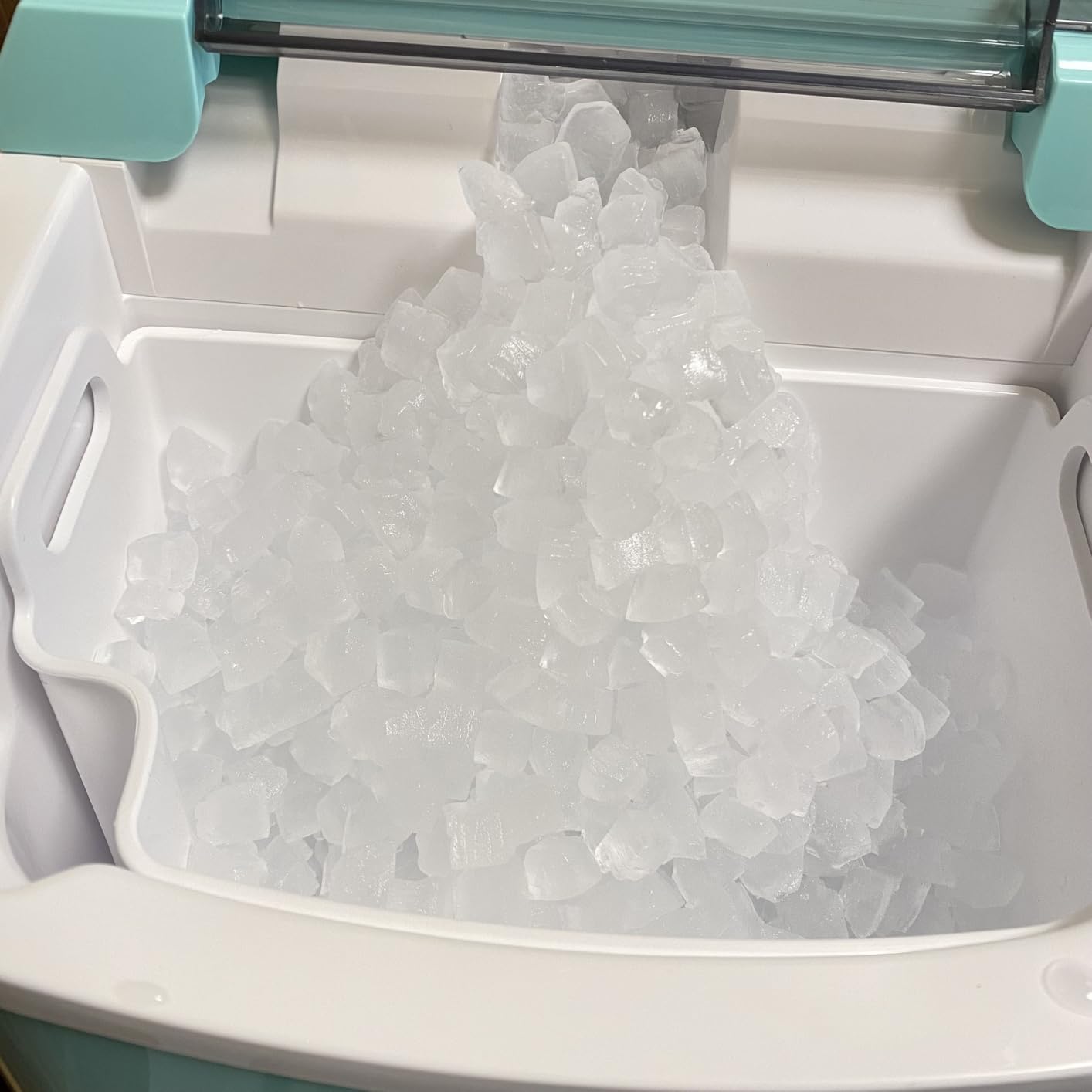 Silonn Portable 4-Power Ice Maker - 9 Cubes in 6 Mins, 22lbs/Day | 12V/24V Car & 100-240V AC Solar-Ready, Auto-Clean Countertop Ice Machine for Camping, RV, Home & Outdoor (No Plumbing Needed) customer photo 1