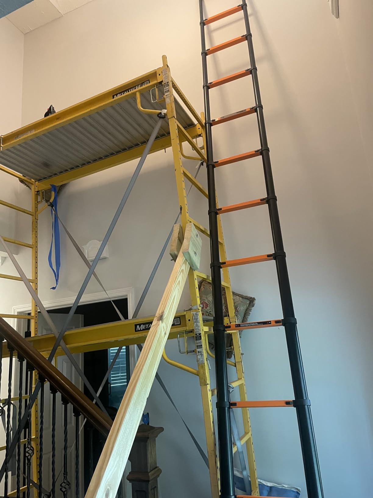 SINMEIRUN Telescoping Ladder, 16.5 FT, A Frame, Aluminum Extension Ladder, 330 lbs Capacity, Collapsible Multi-Purpose Ladder for Home, Roof and RV; Orange customer photo 2
