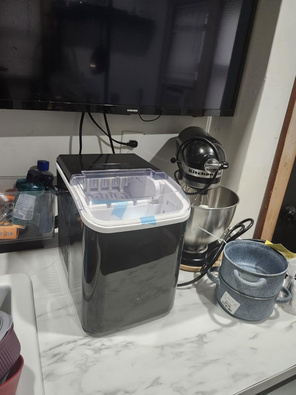 NEWBULIG Ice Makers Countertop with Handle, Portable Ice Machine, 9 Bullet Cubes in 6 Mins, 26lbs in 24Hrs, Auto-Cleaning, with Basket and Scoop, for Home, Kitchen, RV, Camping, Black customer photo 1