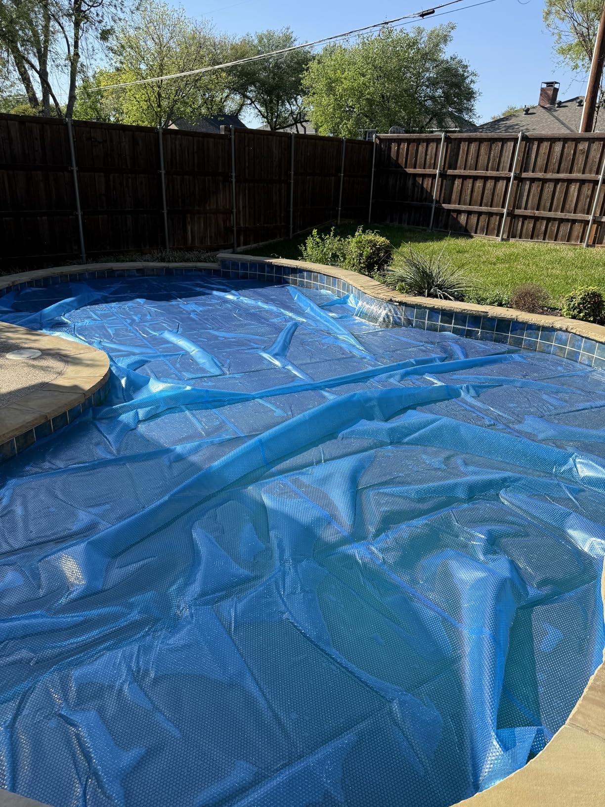VEVOR Solar Pool Cover, 18 ft Round Pool Bubble Cover, 16 Mil Pools Solar Blanket with Bubble & PE Material, Daytime Heat Absorption, Nighttime Heat Retention, Heat Retaining Solar Covers, Blue customer photo 1