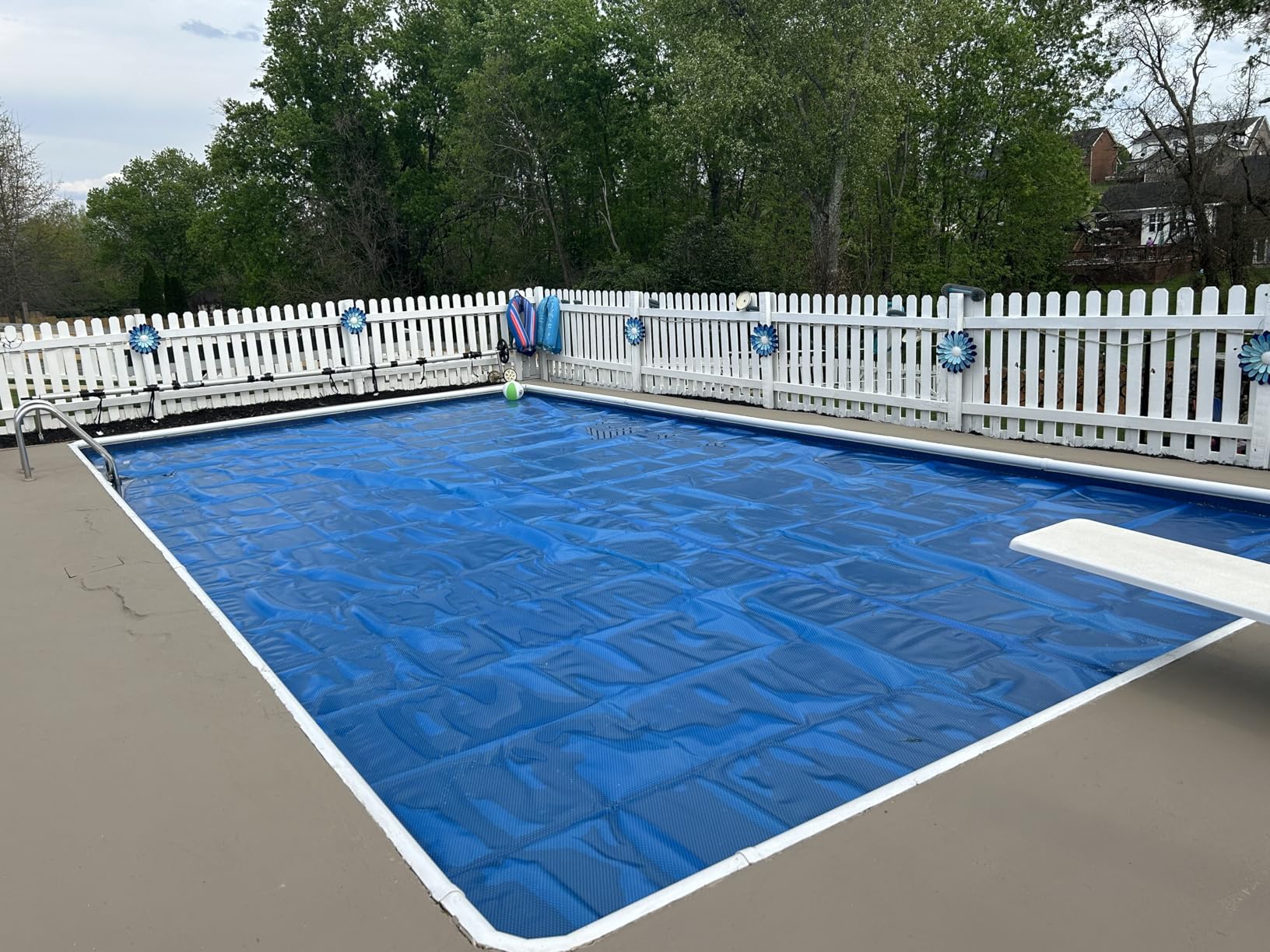 VEVOR Solar Pool Cover, 18 ft Round Pool Bubble Cover, 16 Mil Pools Solar Blanket with Bubble & PE Material, Daytime Heat Absorption, Nighttime Heat Retention, Heat Retaining Solar Covers, Blue customer photo 2