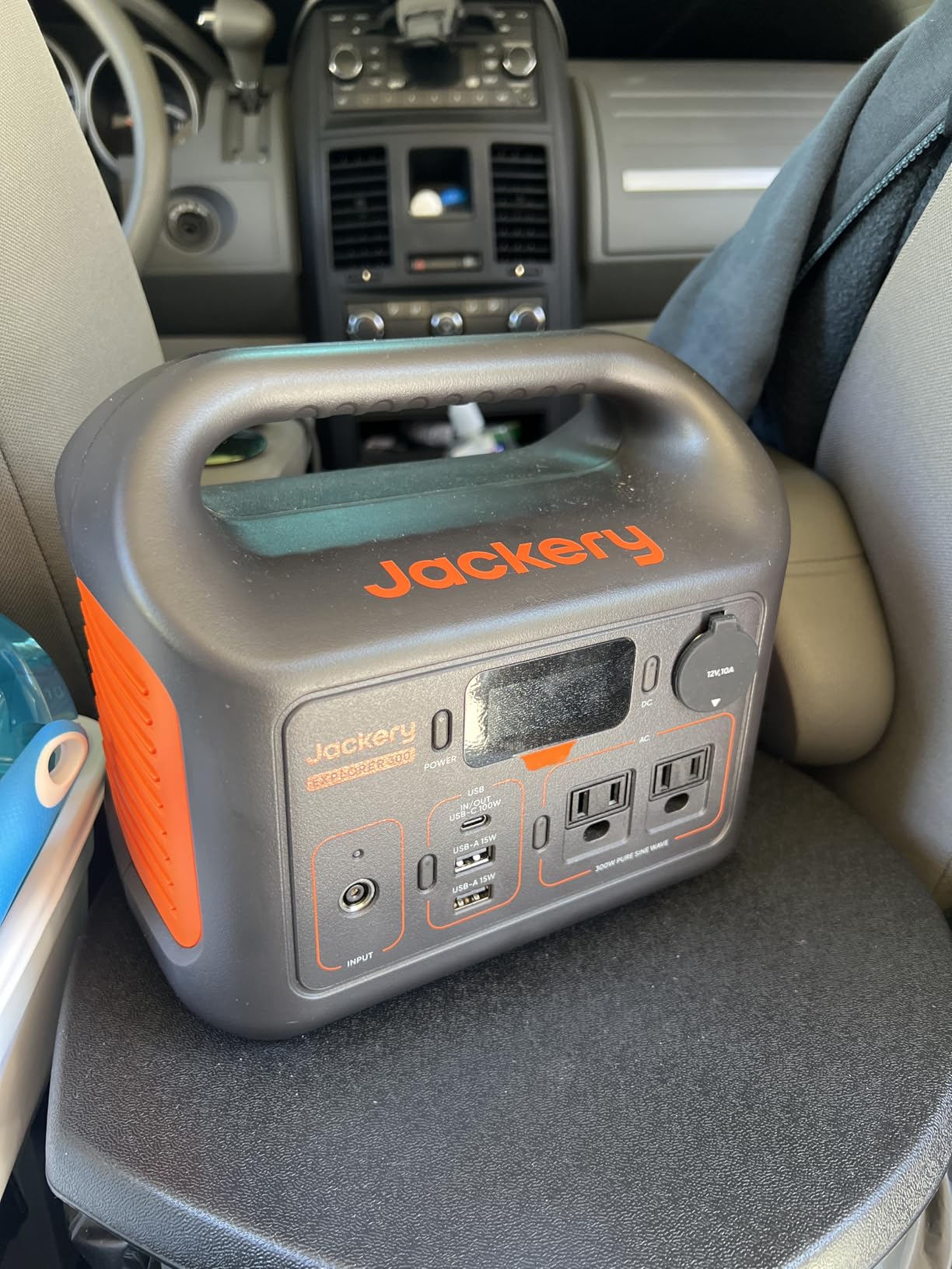 Jackery Solar Generator 300, 292Wh Power Station with 40W Solar Panel, 300W Pure Sine Wave AC Outlet for RV Outdoors Camping Travel Blackout customer photo 1