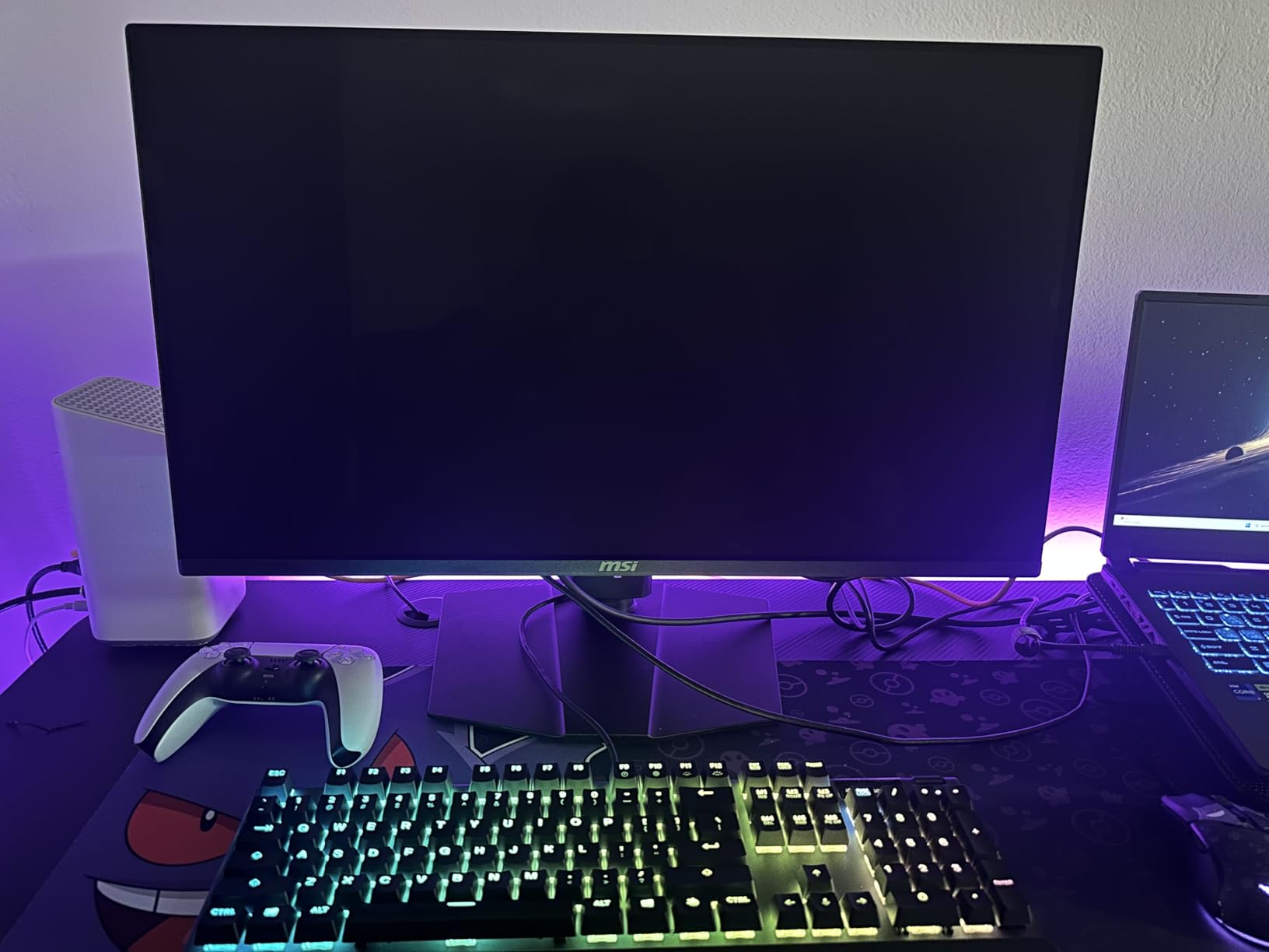 MSI MAG 274QP QD-OLED X24 27-Inch WQHD Gaming Monitor, 2560 x 1440 Quantum Dot OLED Panel, 240Hz, 0.03ms, Adaptive-Sync, HDMI2.1, DP 1.4a, Tilt/Height Adjustable, Black customer photo 2