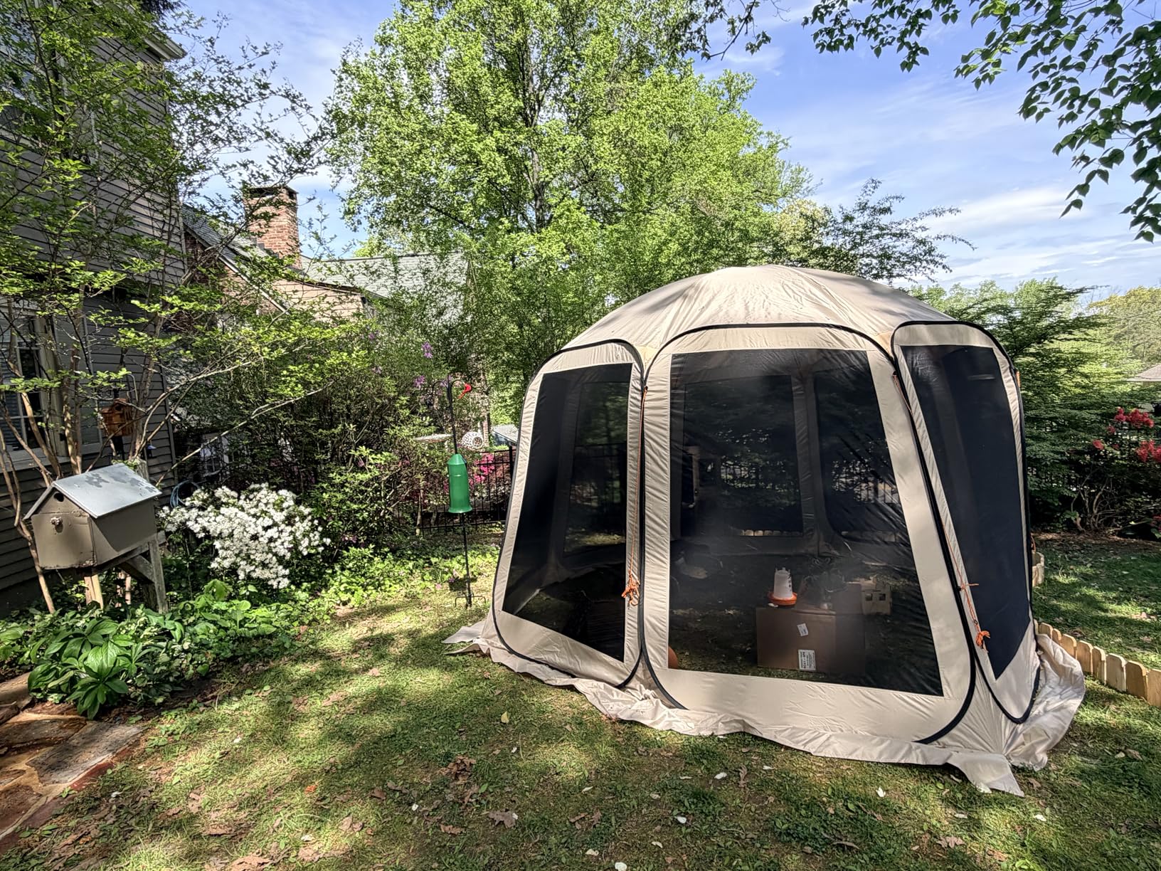 VEVOR Screen House Tent 6x6FT Pop-Up Screen Tent for 4-6 Person, Portable Screen Room Gazebo with Netting, Carry Bag & Ground Stakes customer photo 1