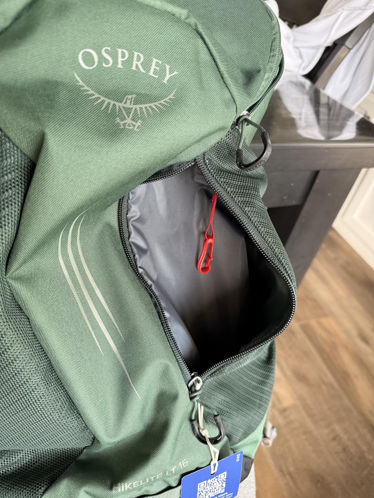 Osprey Hikelite LT 30L Hiking Backpack - Lightweight Travel Daypack with Rain Cover for Men and Women, Black customer photo 1