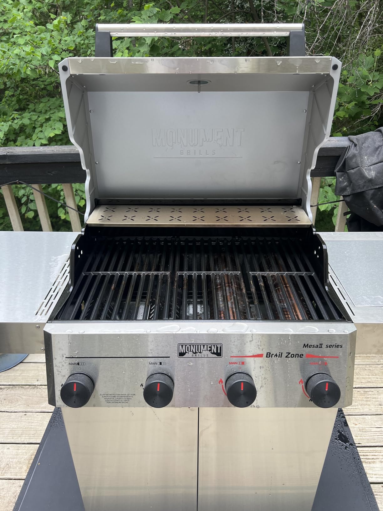 Monument Grills 4+1 Burner Stainless Steel 525 sq.in Propane Gas Grill, 49,000 BTU, Mesa II 415BZ with Broil Zone, Side Burner, Foldable Side Shelf customer photo 2