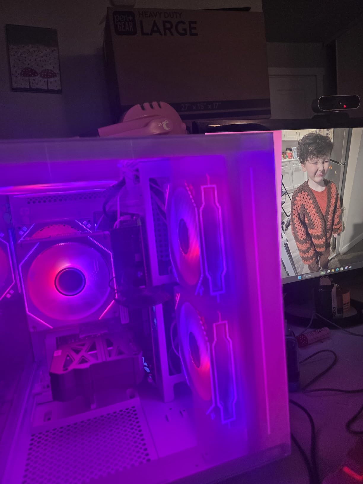 suevery Desktop Computers, 16G RAM, 512GB NVMe SSD, Core i5-12400F, RTX 3050 6G, Prebuilt Gaming PC, Tower Computer Gamer White WiFi 6 Home customer photo 1