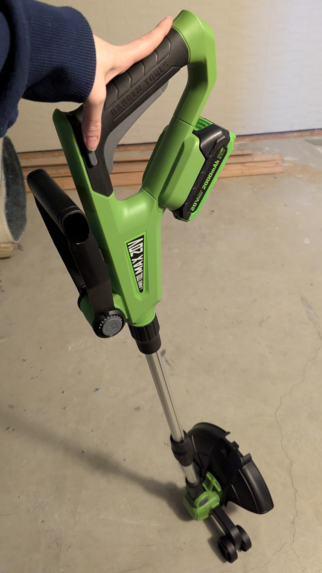 VARSK 12 Inch 20V Cordless Weed Wacker with Automatic Line Feed, 2 in 1 String Trimmer and Edger, Includes 2 X 2.0Ah Batteries/1 X Charger/6 X Replacement Spools, Weed Eater for Lawn, Garden, etc customer photo 2