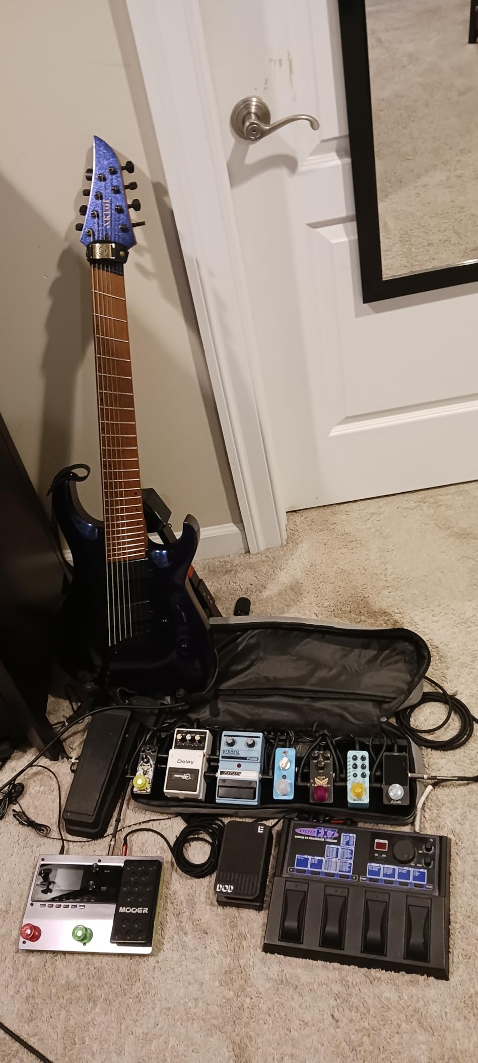AKLOT Multi-Scale 7-String Electric Guitar: Roasted Maple Neck with String-Through Bridge Electric Guitars Kit with Okoume Body, HH Pickup, Gig Bag, Strap, String Mute, Distortion Pedal, XRN-7 TB customer photo 1