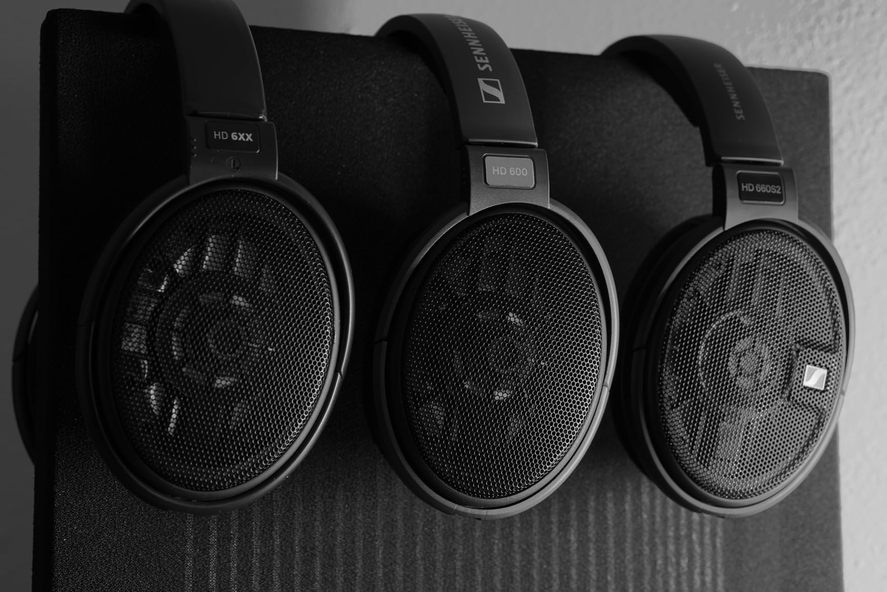 Sennheiser HD 600 - Audiophile Open-Back Dynamic Wired Headphones Over Ear with Natural Soundstage and Premium Comfort for Music Lovers, Black customer photo 1