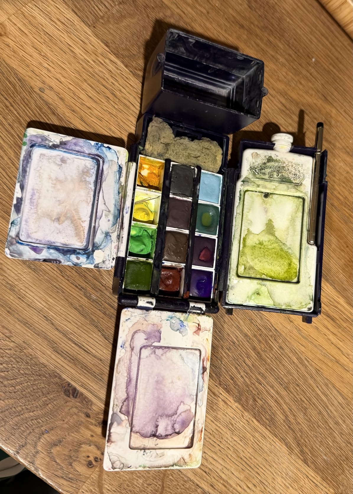 Winsor & Newton Cotman Watercolor Paint Set, Sketchers' Pocket Set, 12 Half Pan w/ Brush customer photo 1