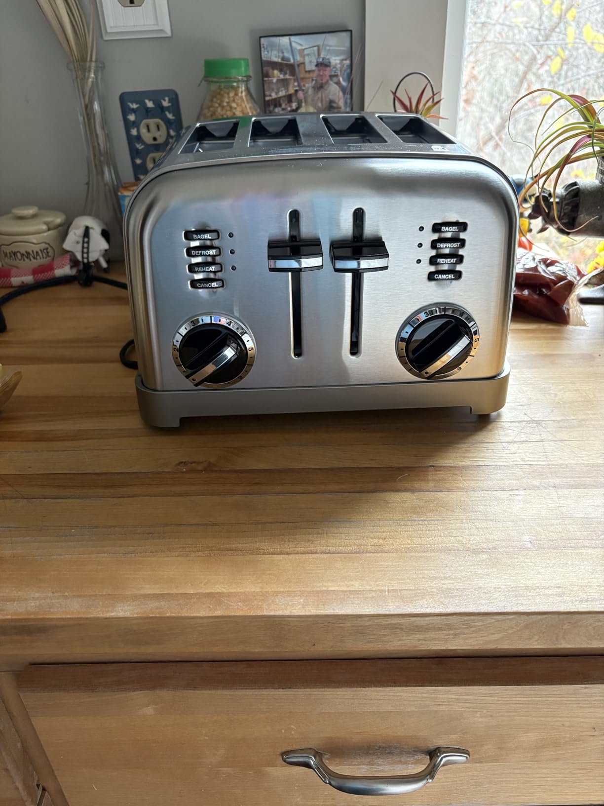 Cuisinart 4 Slice Compact Stainless Steel Toaster with Extra-Wide Slots for Bread, French Toast, Bagels & Pastries, Defrost & Reheat Functions, CPT-180P1, Brushed Stainless, Removable Crumb Tray customer photo 2