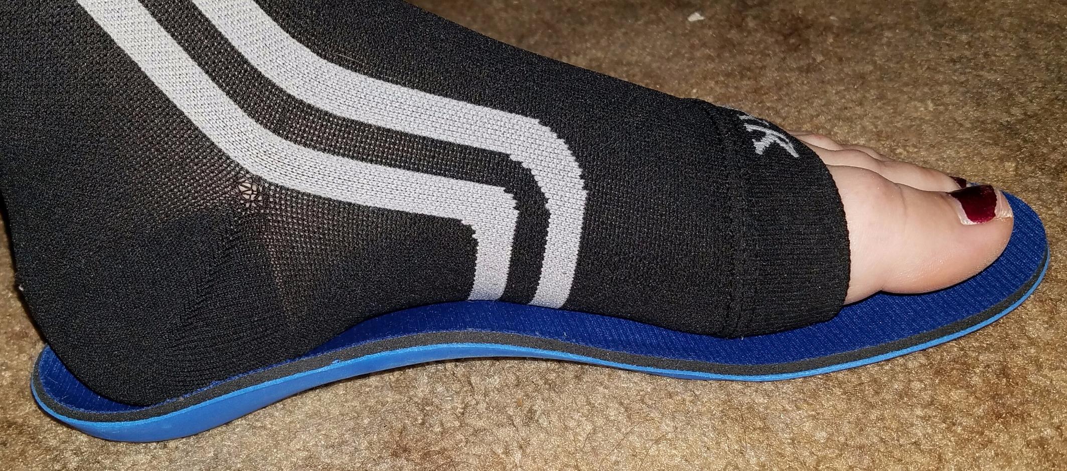 PowerStep Pinnacle Insoles, Orthotics for Plantar Fasciitis Relief, Made in USA Orthotic Insoles, Arch Support Inserts with Moderate Pronation, #1 Podiatrist Recommended (M 7-7.5 W 9-9.5) customer photo 2