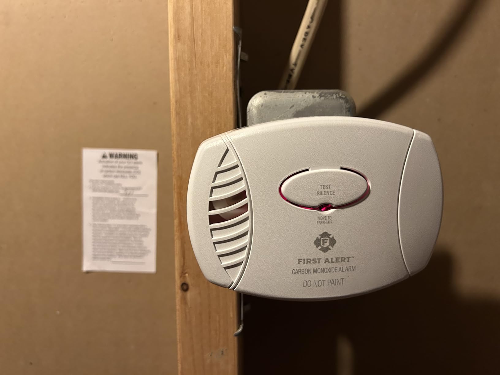 First Alert Carbon Monoxide Detector, Plug-In Alarm with Battery Backup, CO606, White, 1-Pack customer photo 2