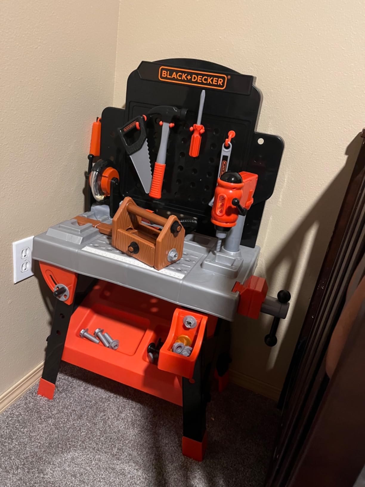 JAKKS Pacific Black+Decker Kids Workbench - Power Tools Workshop - Build Your Own Toy Tool Box - 75 Realistic Toy Tools and Accessories [Amazon Exclusive] customer photo 2