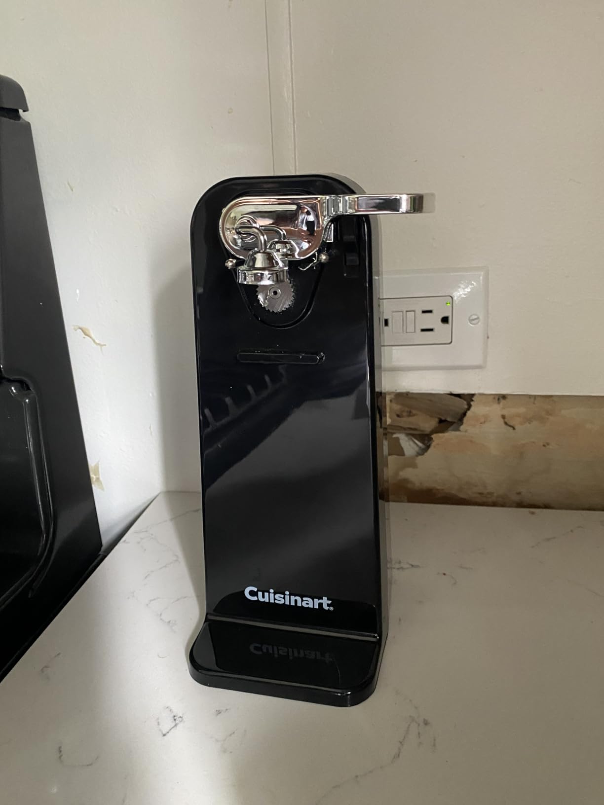 Cuisinart Can Opener with One-Touch Operation, Electric Can Opener for Kitchen Including Magnetic Lid Holder, Automatic Can Opener with Easy Clean Design and Nonslip Base, Black, CCO-50BKN customer photo 2