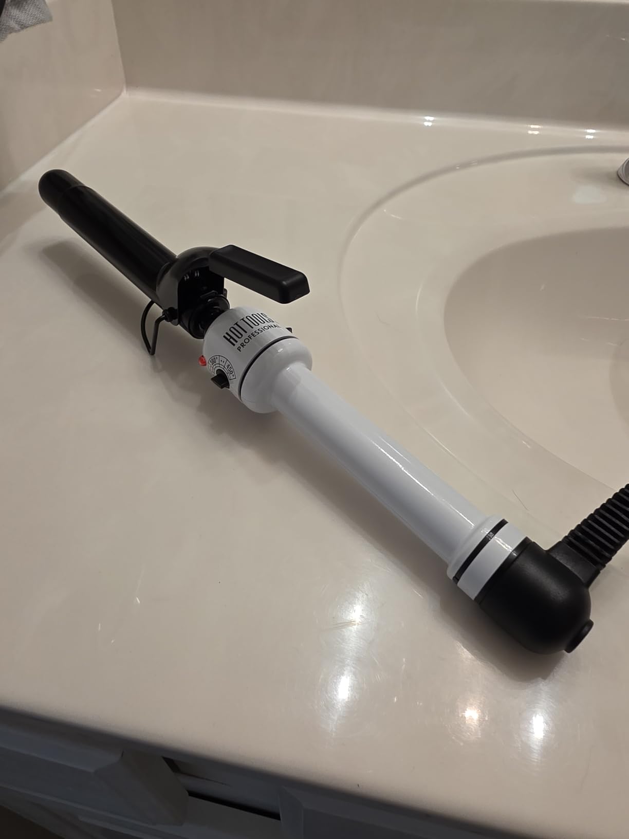 HOT TOOLS Pro Artist Nano Ceramic Curling Iron/Wand | For Smooth, Shiny Hair (1-1/4 in) customer photo 2