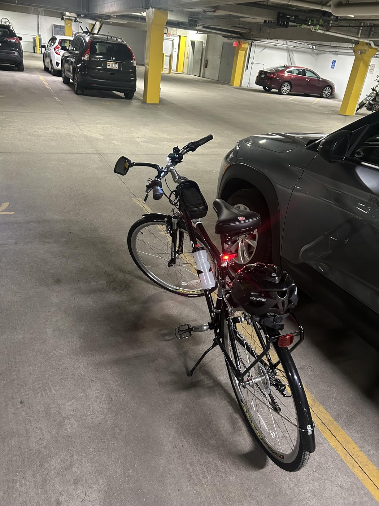 Schwinn Discover Hybrid Bike, 700c Wheels, Aluminum Frame, City Commuter customer photo 2