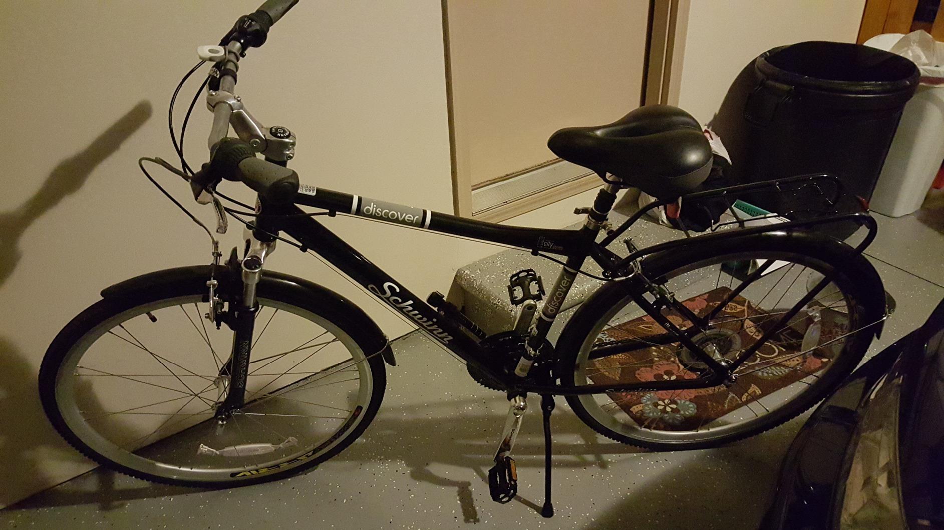 Schwinn Discover Hybrid Bike for Men and Women, 21-Speed, 700c Wheels, Front and Rear Fenders, Cargo Space, Adult Bicycle customer photo 1