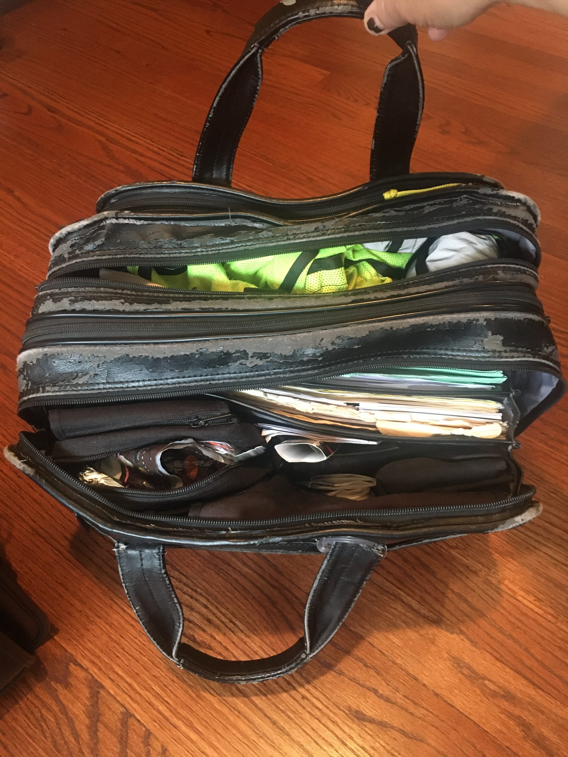 Samsonite Leather Expandable Briefcase, Black, One Size customer photo 1
