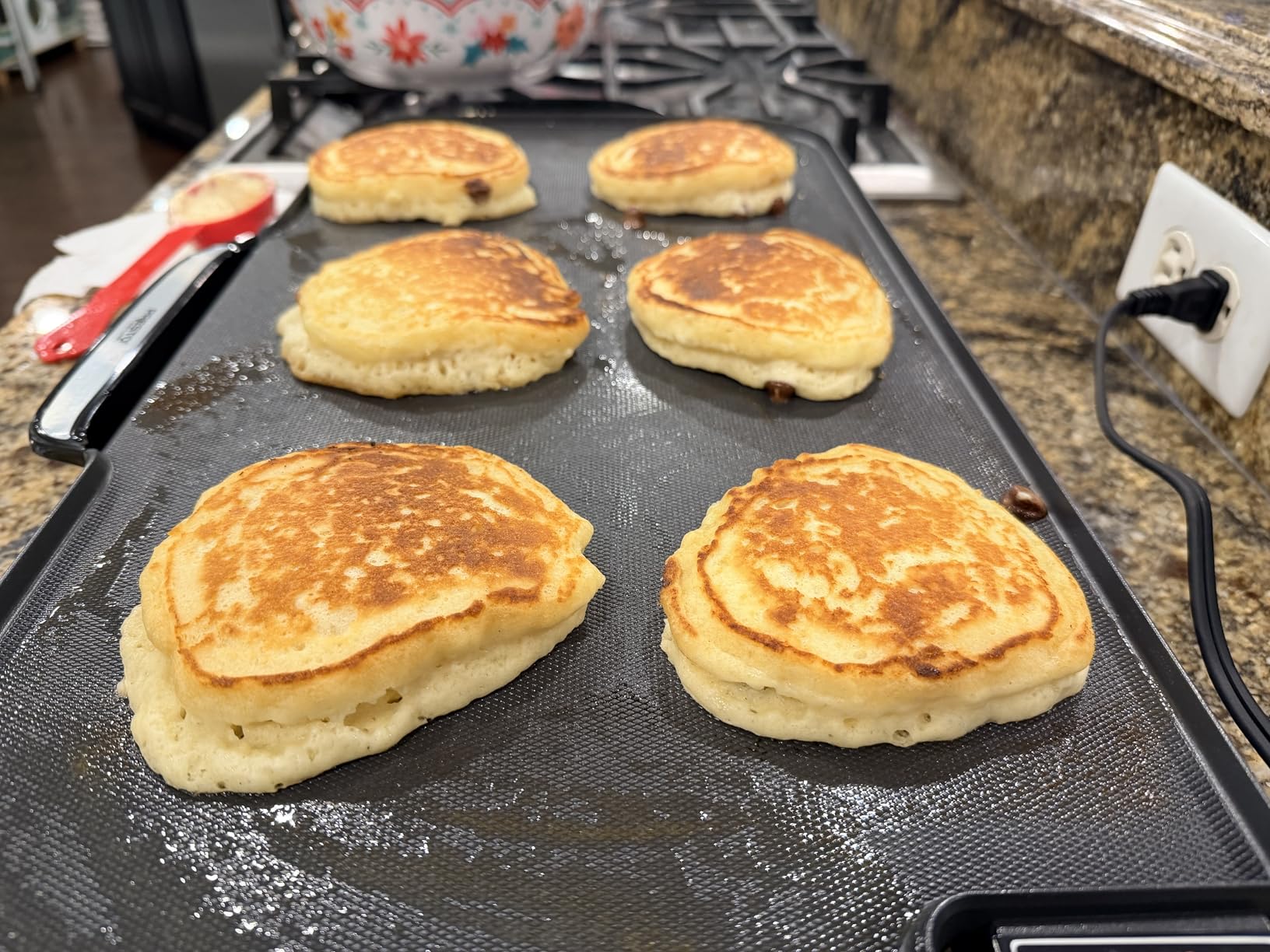 Presto 07061 22-Inch Electric Griddle with Removable Handles - Extra-Large Nonstick Ceramic Surface customer photo 1