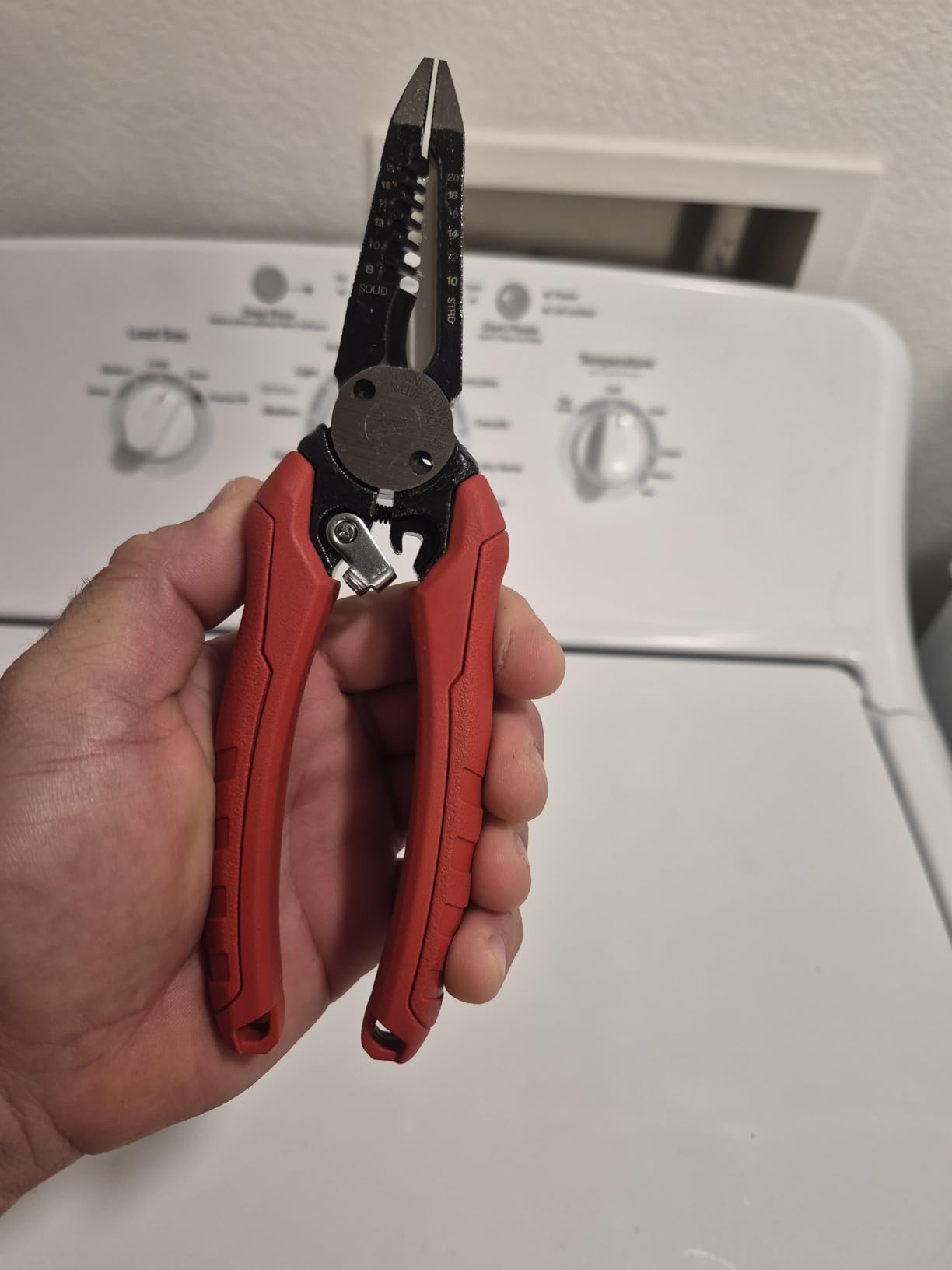 Milwaukee 48-22-3079 6-In-One Combination Wire Stripping and Reaming Pliers for Electricians customer photo 2