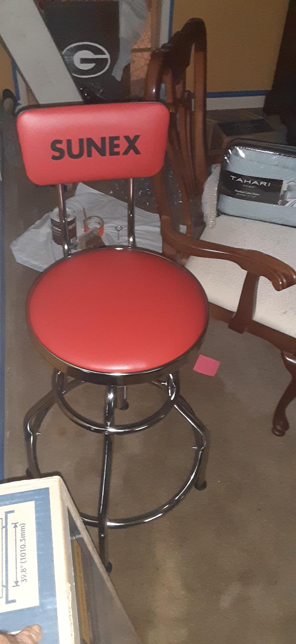 SUNEX TOOLS 8516 Hydraulic Shop Stool, High-Polished Chrome Finish, Hydraulic Seat Adjustment, Vinyl Padded Adjustable Seat and Backrest, 250-Pound Capacity customer photo 2