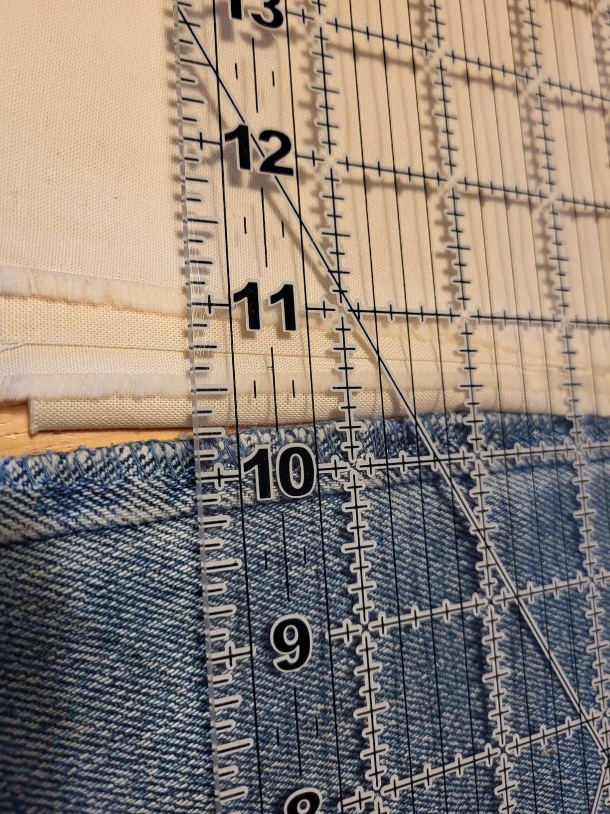 Fiskars Rotary Cutter and Ruler, Quilting Ruler, Rotary Cutter for Fabric, Built-In Measuring Grid & Spring-Action Blade, 24