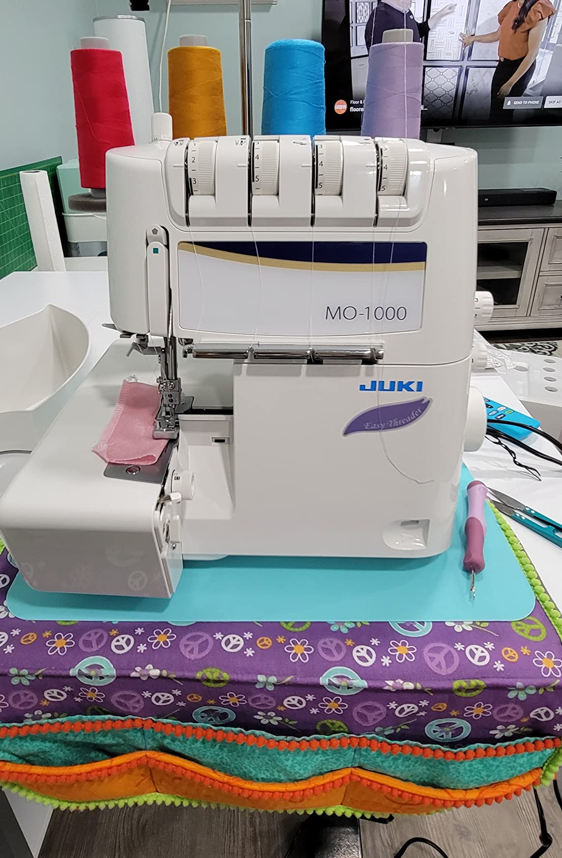 Juki MO-1000 Serger, Push Button Jet Air Looper Threader customer photo 2