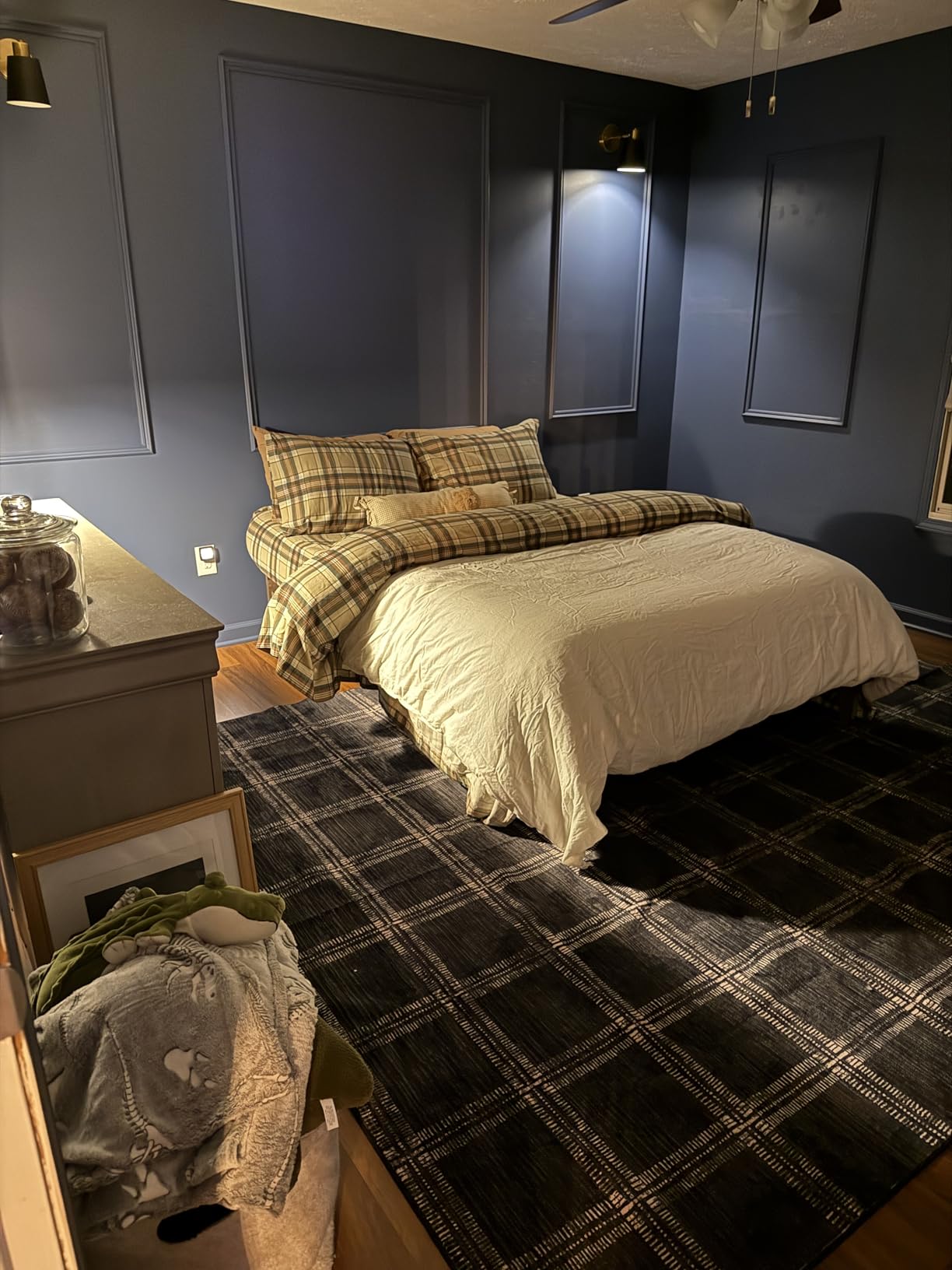 Eddie Bauer - Flannel Sheets Queen Size, Anti-Pilling & Wrinkle Resistant Cotton, Touchably Soft for All-Season Comfort - Bed Sheets with Matching Pillowcases & Fitted Sheet (Montlake Plaid Red) customer photo 1