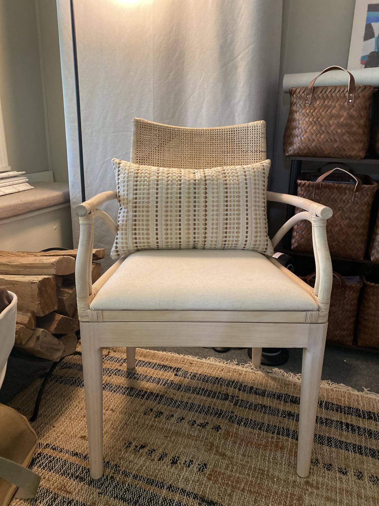 SAFAVIEH Furniture - Gianni Rattan Arm Chair - Brown & Black - Solid Wood - Coastal Open-Arm Design - Ideal for Living Room, Sunroom, Bedroom, 19.8