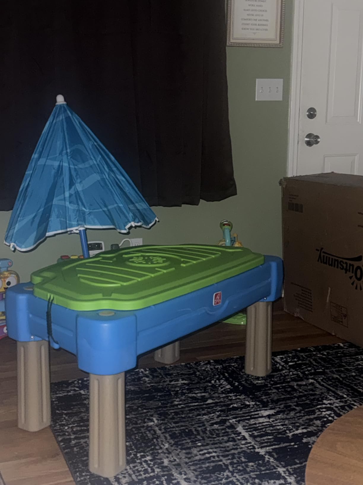 Step2 Cascading Cove Sand and Water Table, Kids Activity Sensory Playset, Comes with Umbrella, Summer Outdoor Toys, 7 Piece Toy Accessories, For Toddlers 1.5+ Years Old customer photo 1